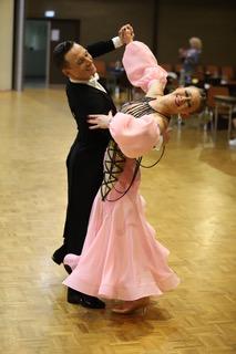 Daniela Popp & Kristof Zolt tanzen Standard